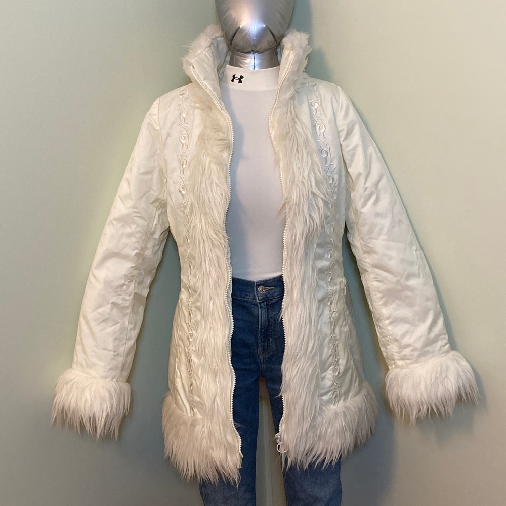 Stylish White Faux Fur Trim Jacket
